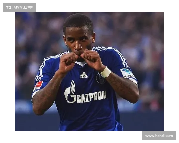 从法尔范视角解读沙尔克04阵容体系与各位置战术功能分析