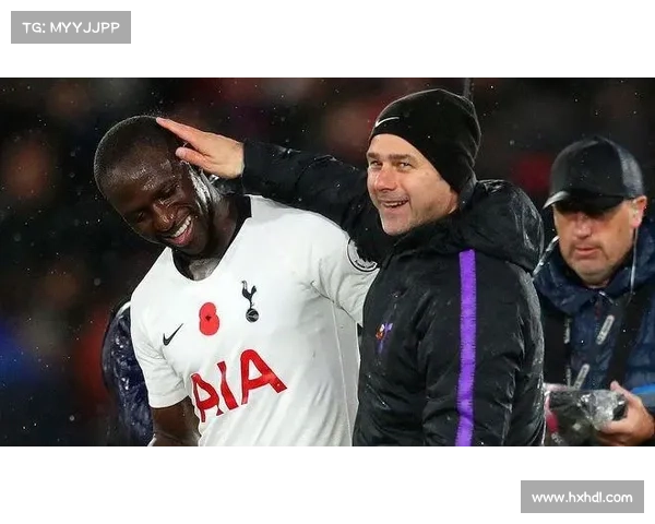 小卢卡斯与巴黎替补席之谜 揭开其背后隐藏的竞争与挑战 小卢卡斯与巴黎替补席之谜 揭开其背后隐藏的竞争与挑战